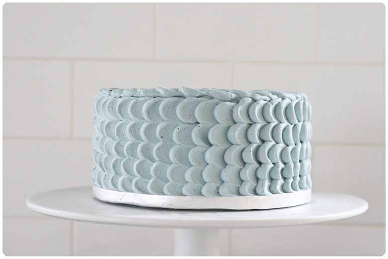 Blue-Petal-Layer-Cake