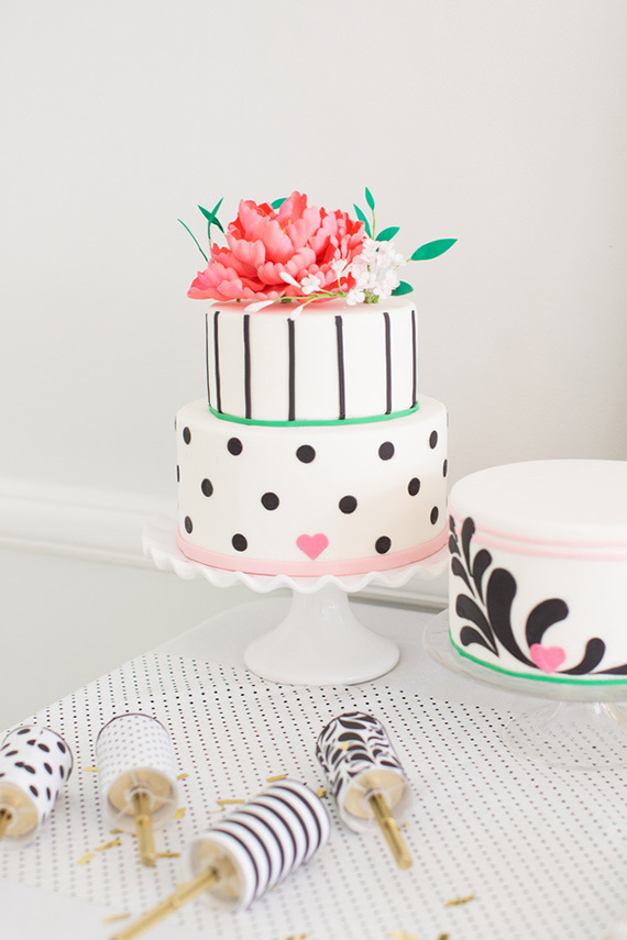 hot-pink-black-and-white-party-ideas-13