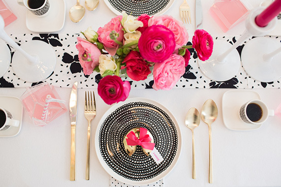 hot-pink-black-and-white-party-ideas-16